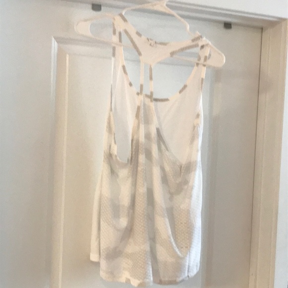 Under Armour Loose Fit Reversible Running Tank - Picture 3 of 3